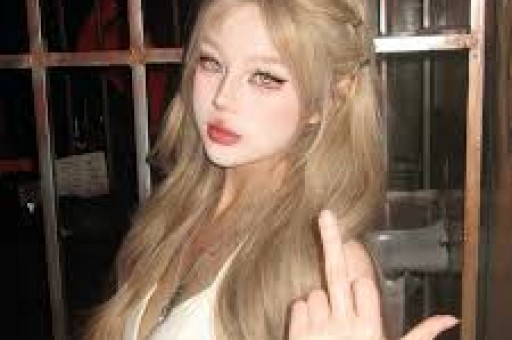 单依纯侵权扯出新瓜！经纪人开商K郭麒麟等人助阵连夜暂停营业